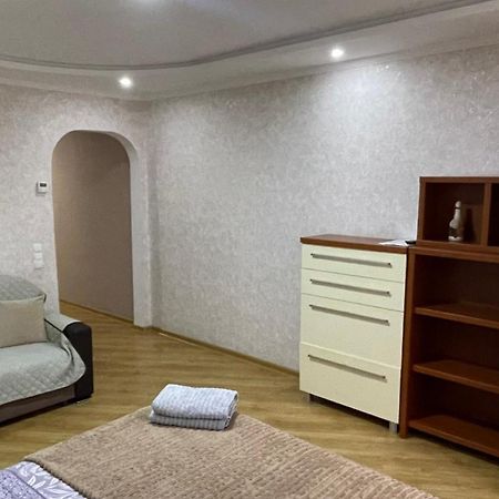Квартира Возле Автовокзала Rivne Dış mekan fotoğraf
