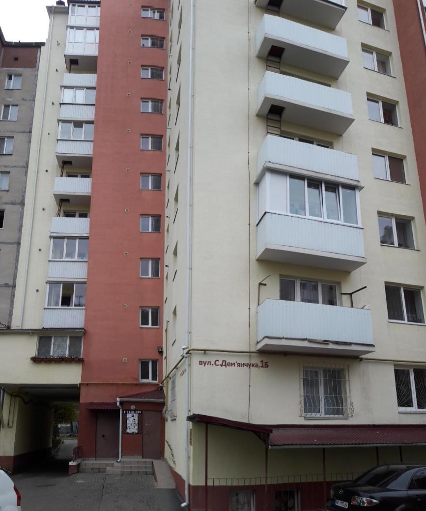 Квартира Возле Автовокзала Rivne Dış mekan fotoğraf